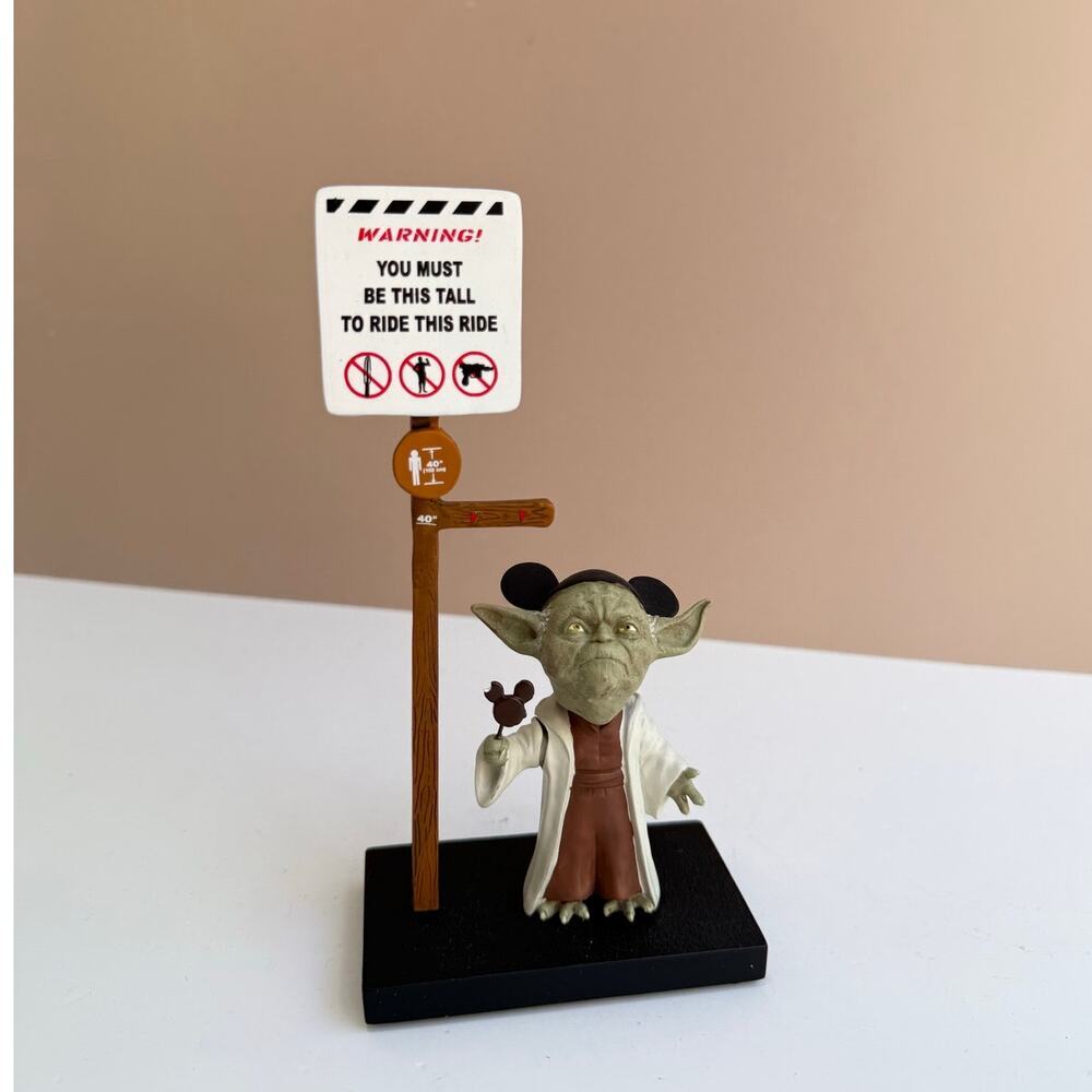 Disney Star Wars Yoda in the Park Bobble Head Figurine Collectible Tall Sign